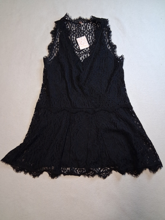 Free People Tops - Free People Black Lace V-Neck Sleeveless Overlay Top